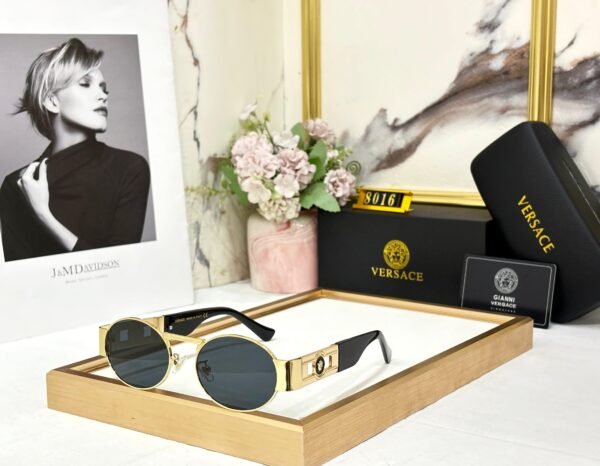 VERSACE